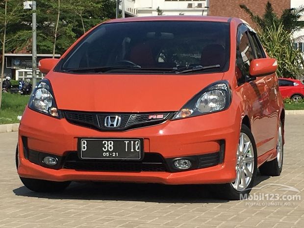 Honda Jazz Mobil  bekas  dijual di Bekasi  Jawa barat 