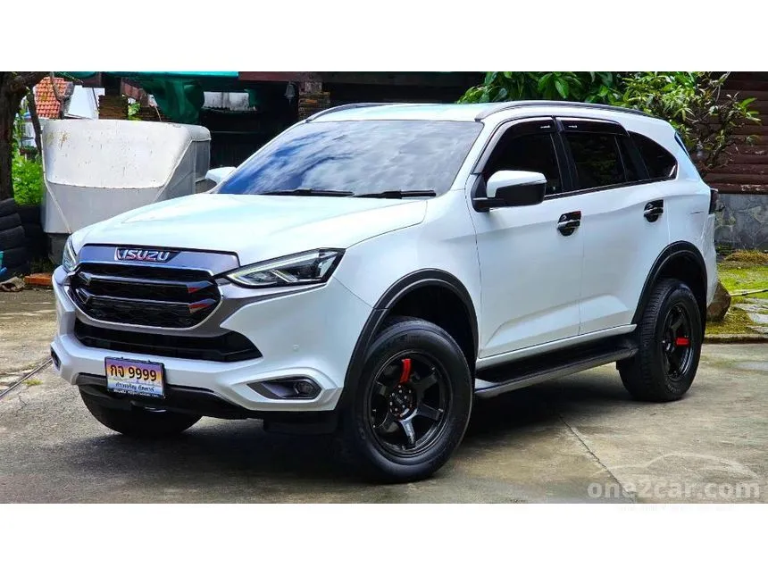 2024 Isuzu MU-X Elegant SUV