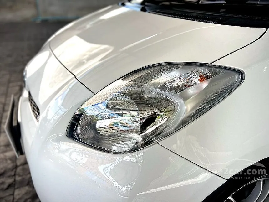 2012 Toyota YARIS G Hatchback