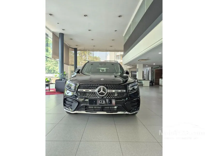 2025 Mercedes-Benz GLB200 AMG Line SUV
