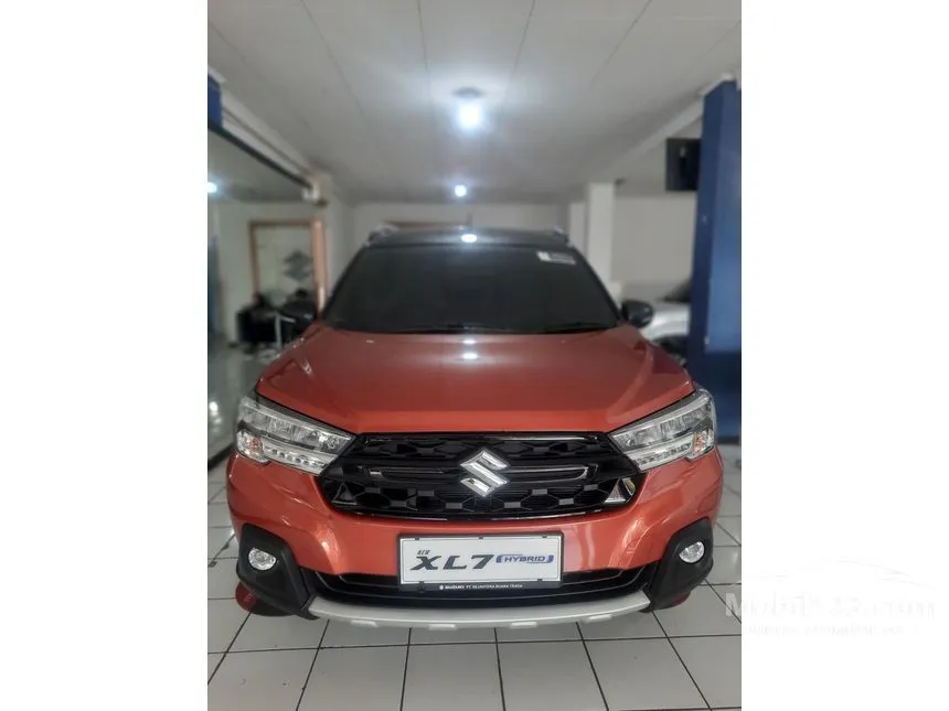 Jual Mobil Suzuki XL7 2024 ALPHA Hybrid 1.5 di Jawa Barat Automatic Wagon Orange Rp 274.400.000