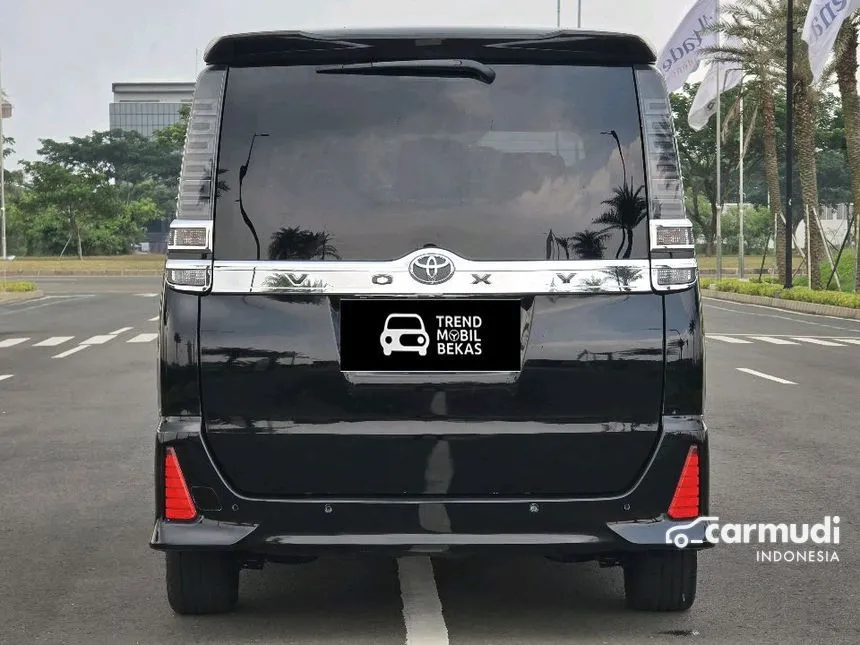 2018 Toyota Voxy MPV