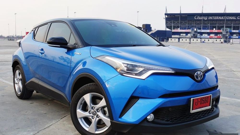 Toyota chr правый руль