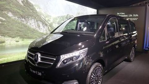 Mercedes-Benz V-Class Bensin Dijual Rp 1,419 Miliar