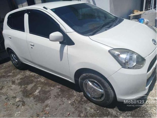 Daihatsu Ayla Mobil bekas dijual di Bali Indonesia 