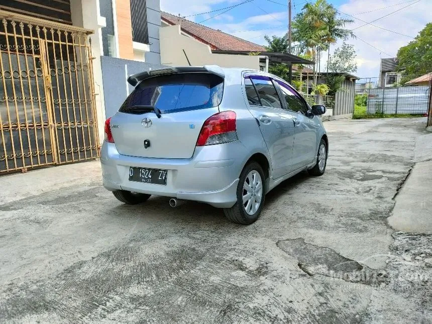 2010 Toyota Yaris E Hatchback