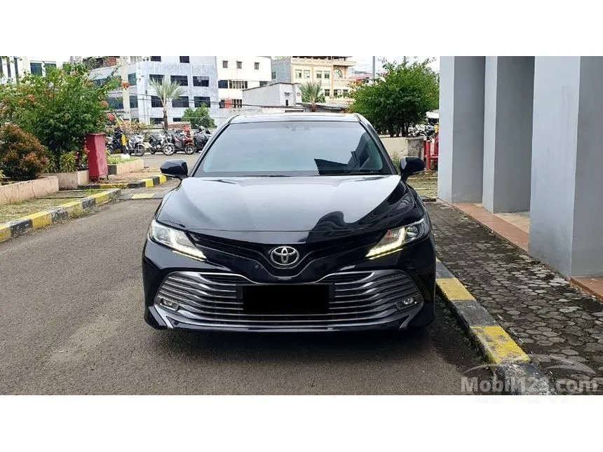 2020 Toyota Camry V Sedan
