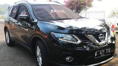 Keren! Memarkir Nissan X-Trail Hybrid Tak Perlu Lihat Spion