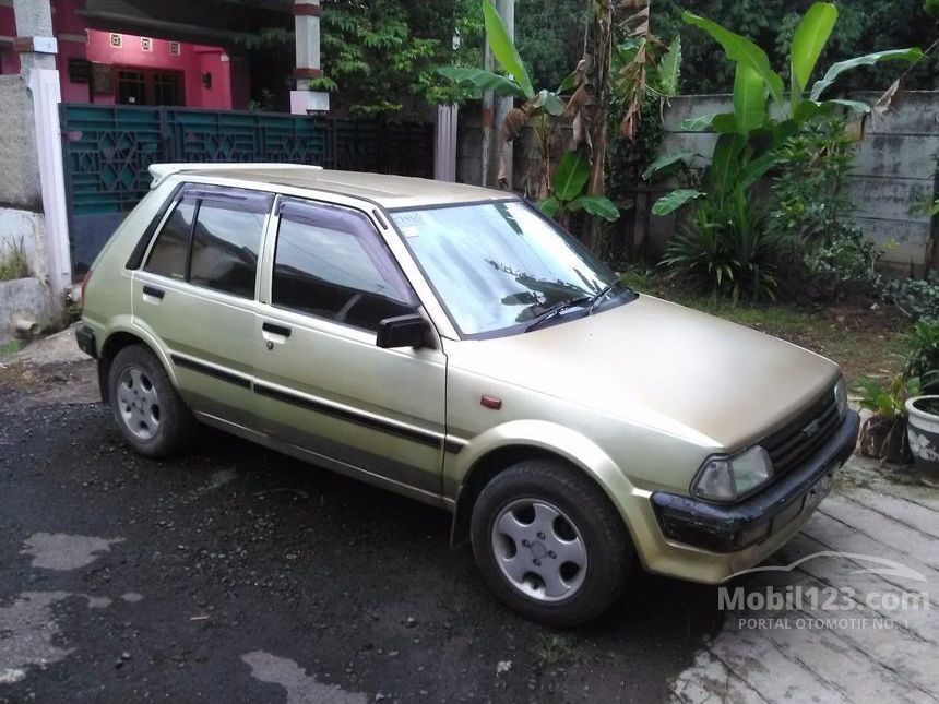  Jual  Mobil  Toyota  Starlet  1986 1 0 di Jawa Barat Manual 