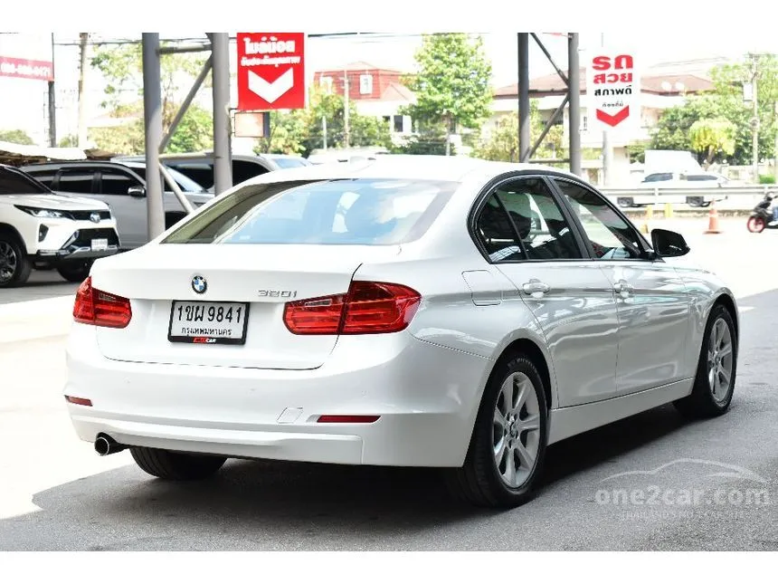2014 BMW 320i Sedan