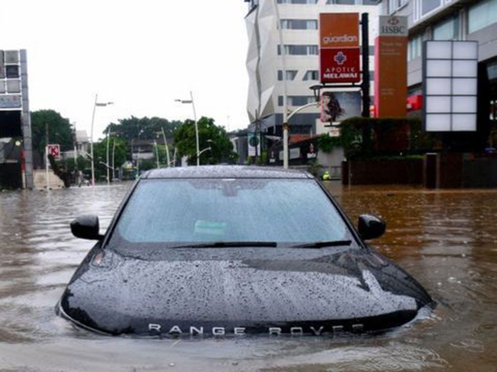 Polda Metro Jaya Mudahkan Pengurusan Surat Kendaraan Korban Banjir