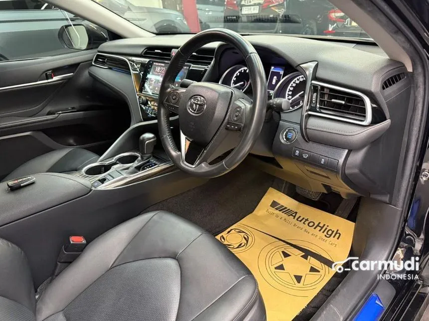 2020 Toyota Camry V Sedan