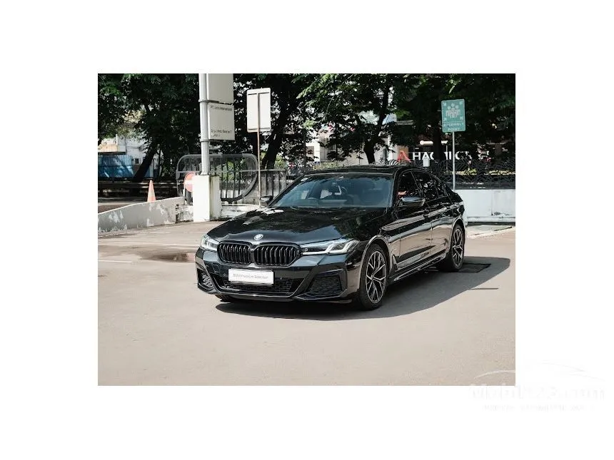 2023 BMW 520i M Sport Sedan