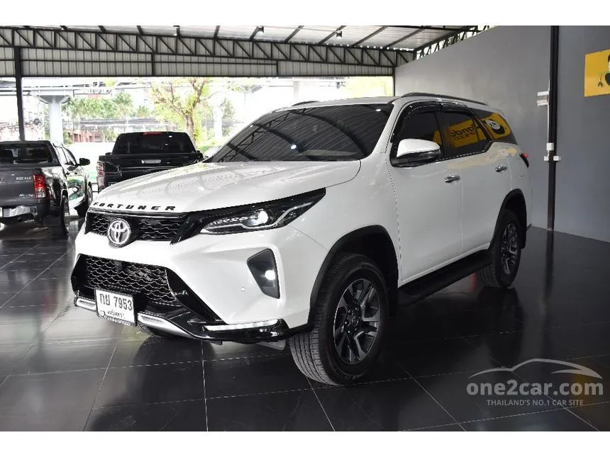 2023 Toyota Fortuner Leader V SUV