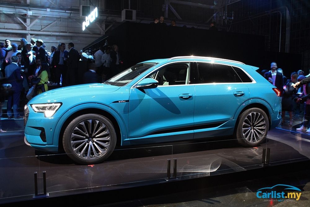 First FullyElectric Audi ETron Unveiled, 300 Km Range In 30 Minutes