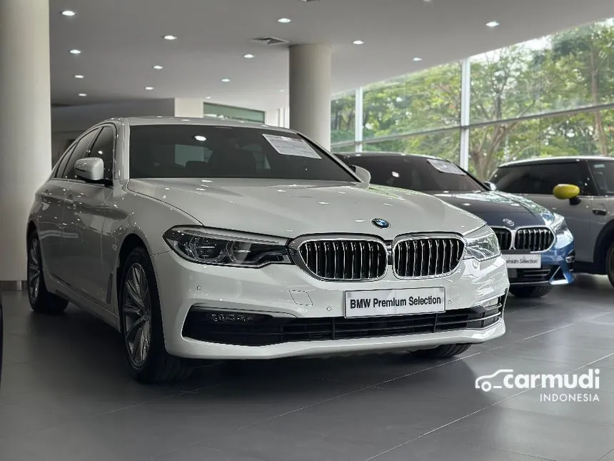 2020 BMW 520i Luxury Sedan