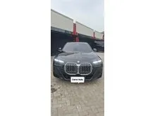 2024 BMW 735i 3.0 M Sport Sedan Km antikk 470 perak Asli...