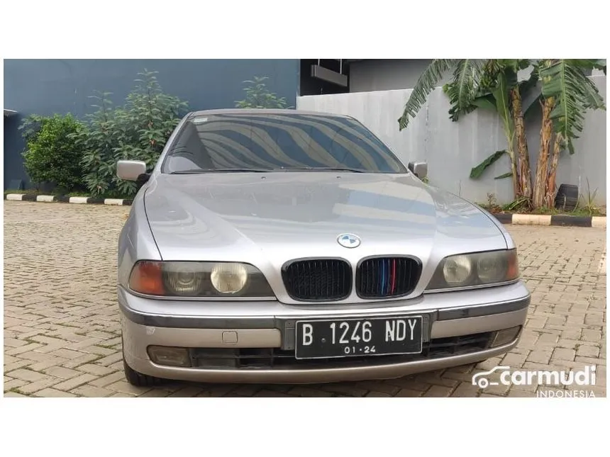 1996 BMW 523i E39 Sedan