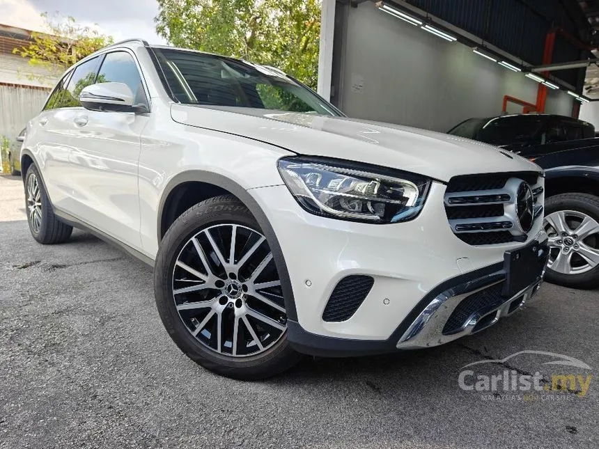 2020 Mercedes-Benz GLC300 4MATIC AMG Line SUV