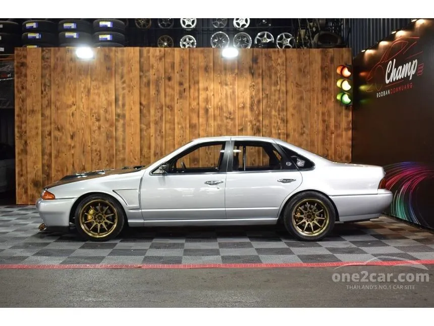 1992 Nissan CEFIRO Sedan