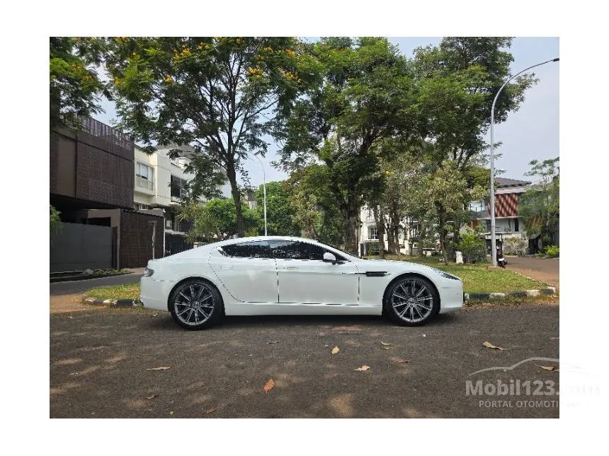 2011 Aston Martin Rapide Hatchback