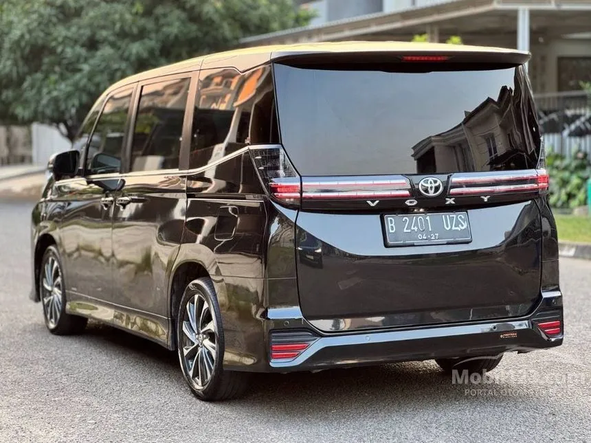 2022 Toyota Voxy MPV