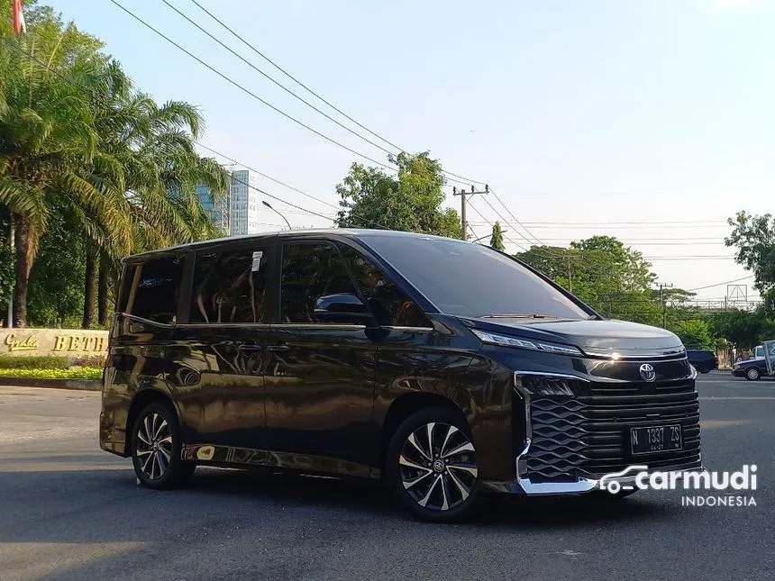 2022 Toyota Voxy Wagon