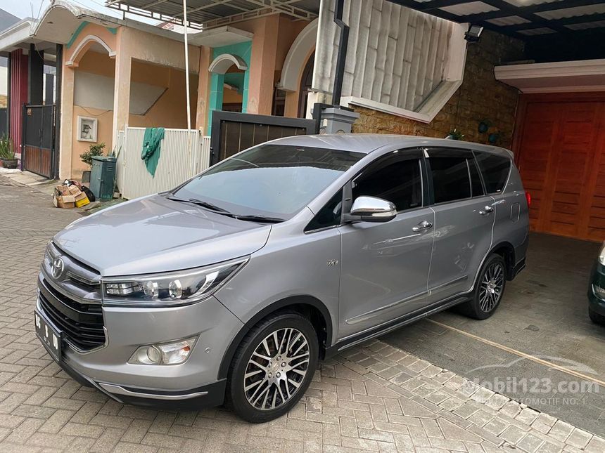 Innova 2016 di Jawa Timur: Perpaduan Keandalan, Harga, dan Pasar Bekas yang Dinamis