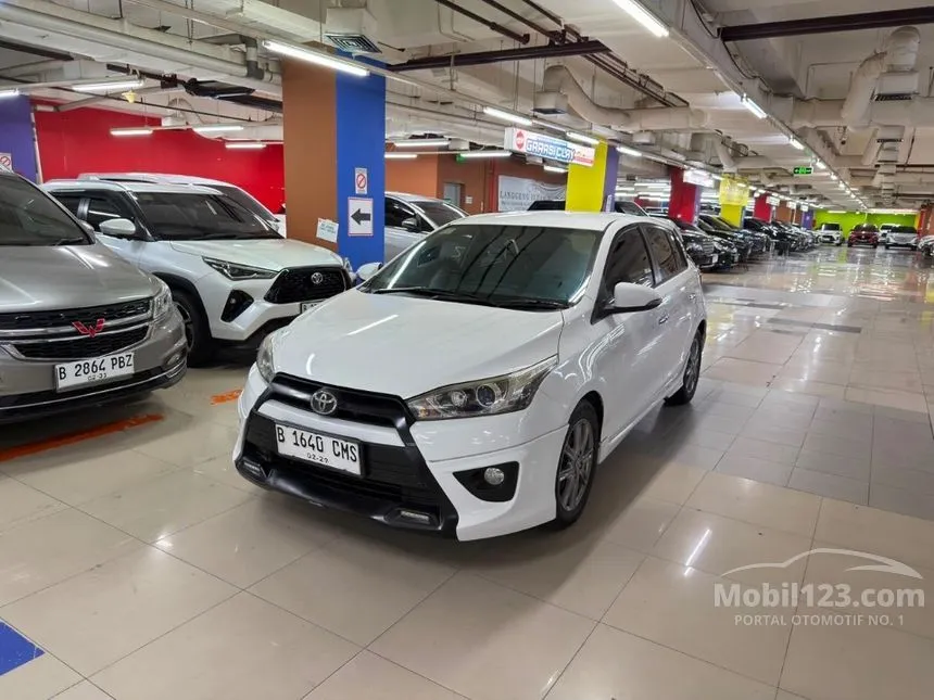 2014 Toyota Yaris S Hatchback