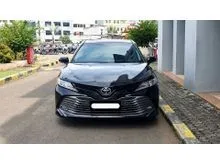 2020 Toyota Camry 2.5 V Sedan hitam sunroof pajak panjang