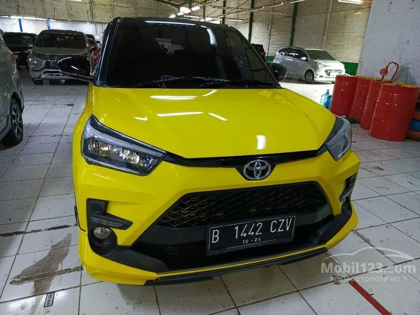 Jual Mobil Toyota Raize 2021 GR Sport 1.0 di Jawa Timur Automatic Wagon Kuning Rp 206.000.000