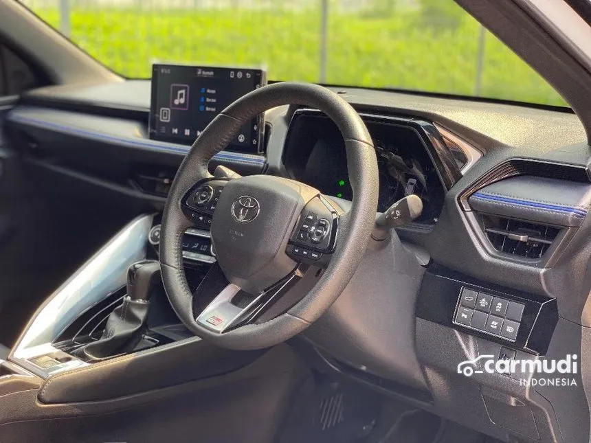 2023 Toyota Yaris Cross S HV SUV