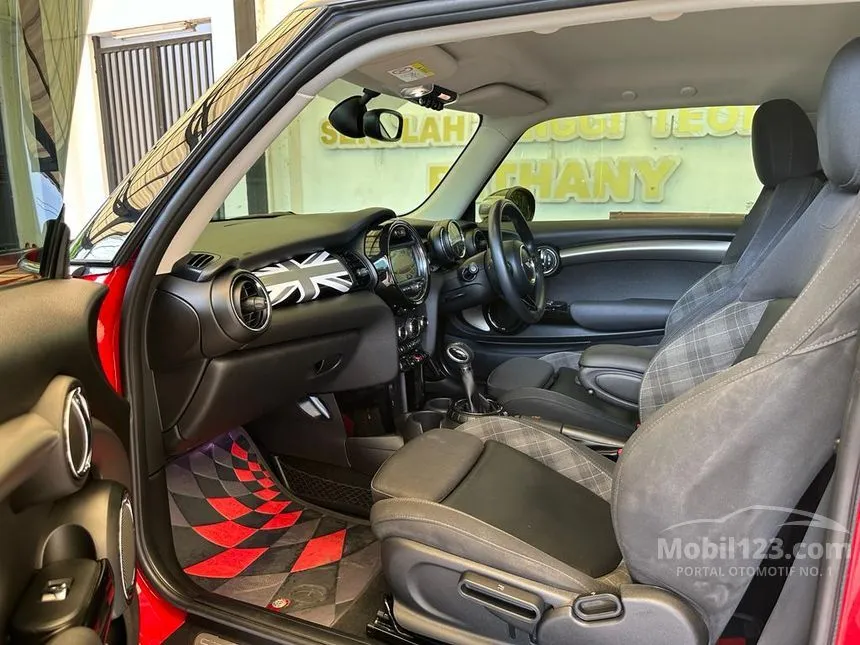 2016 MINI Cooper Hatchback