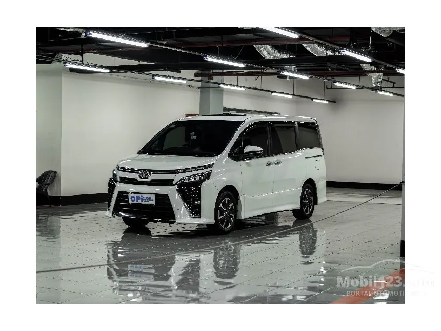 2018 Toyota Voxy MPV
