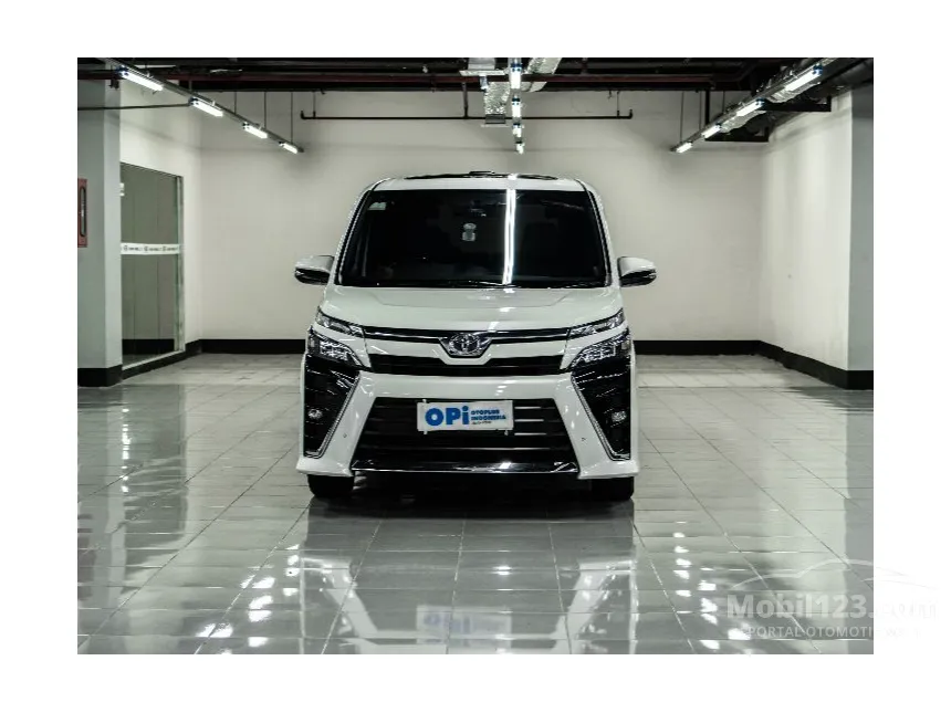 2018 Toyota Voxy MPV