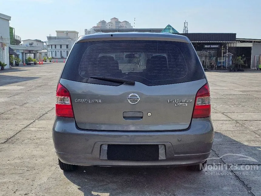 2013 Nissan Grand Livina Ultimate MPV