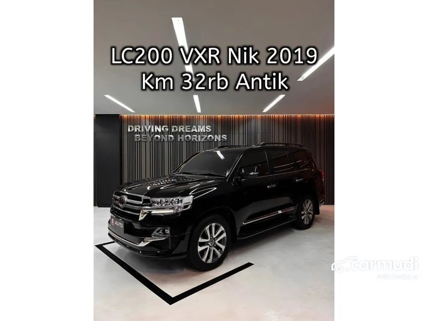 2019 Toyota Land Cruiser 200 VX-R SUV