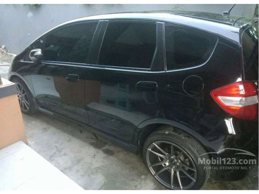 Jual Mobil Honda Jazz 2010  RS 1 5 di Kalimantan Timur 