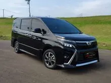Toyota Voxy 2.0 R80 AT 2018 Hitam TDP 122jt Kondisi Mobil Istimewa Bergaransi dan Dijamin Siap Pakai