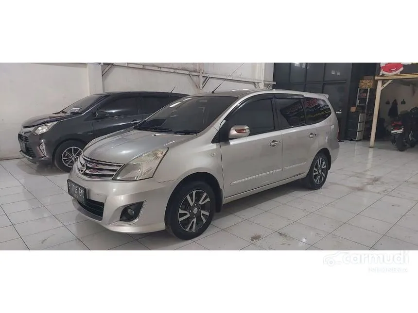 2012 Nissan Grand Livina Ultimate MPV