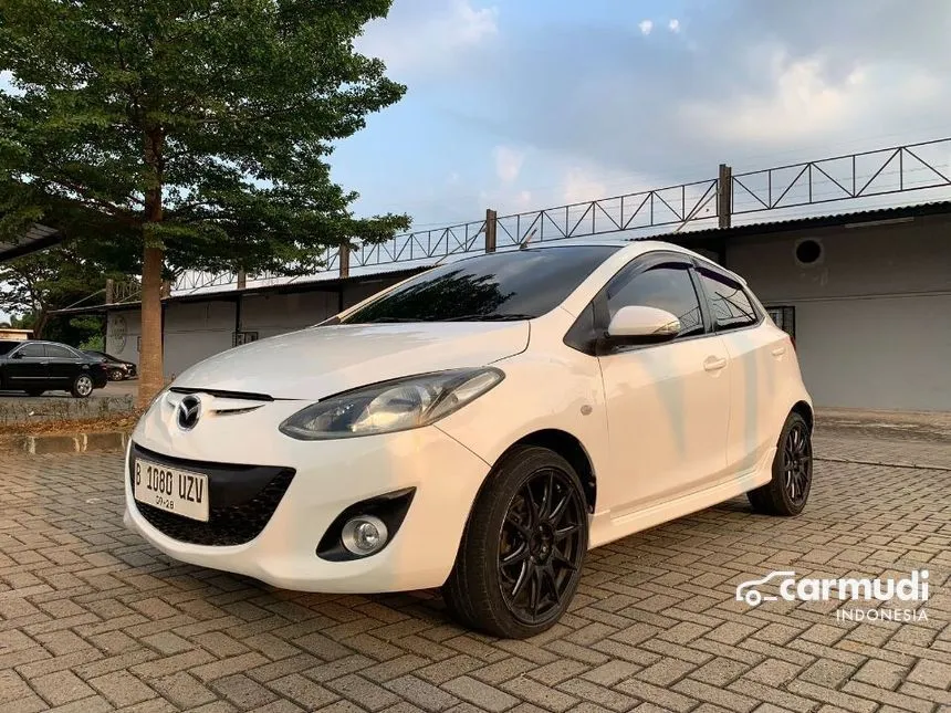 2013 Mazda 2 R Sedan