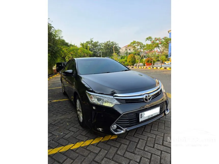 2017 Toyota Camry V Sedan
