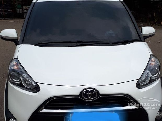 Toyota Sienta Mobil bekas dijual di Bandung Jawa-barat 