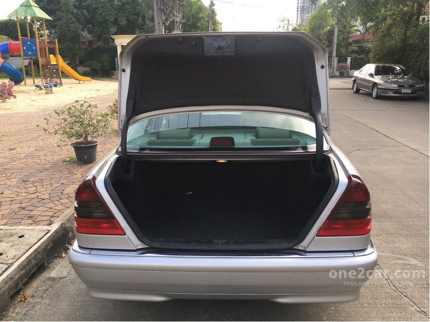 Mercedes-Benz C240 2000 2.4 in กรุงเทพและปริมณฑล Automatic Sedan สีเงิน ...