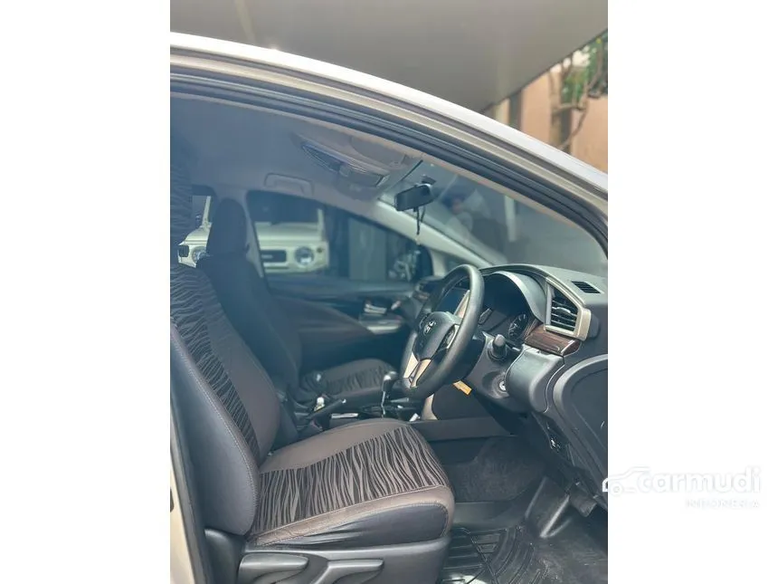 2022 Toyota Kijang Innova V MPV