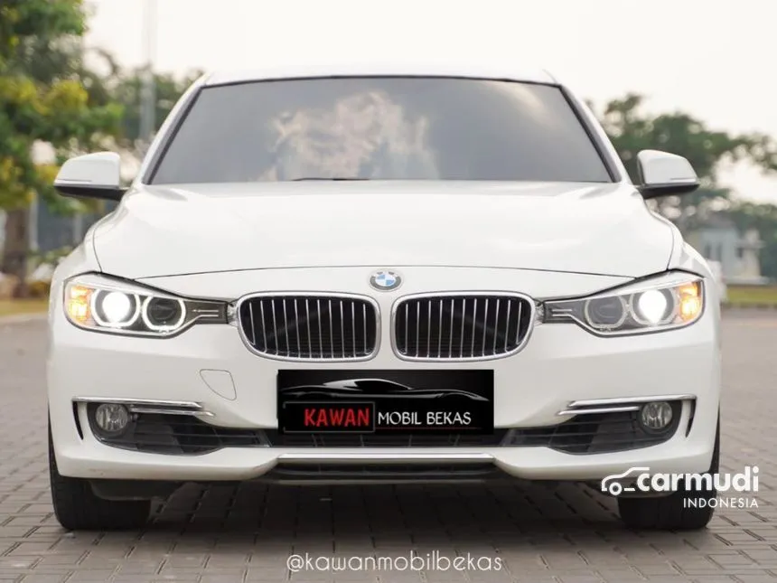 2015 BMW 320i Luxury Sedan