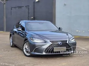 2022 Lexus ES 300h 2.5 Ultra Luxury Sedan
