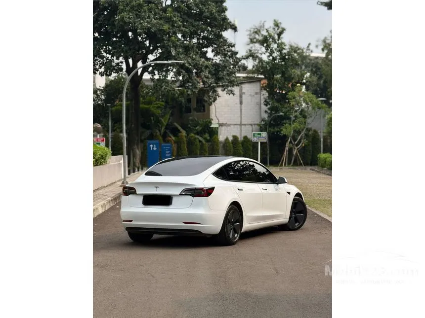 2021 Tesla Model 3 Standard Range Sedan