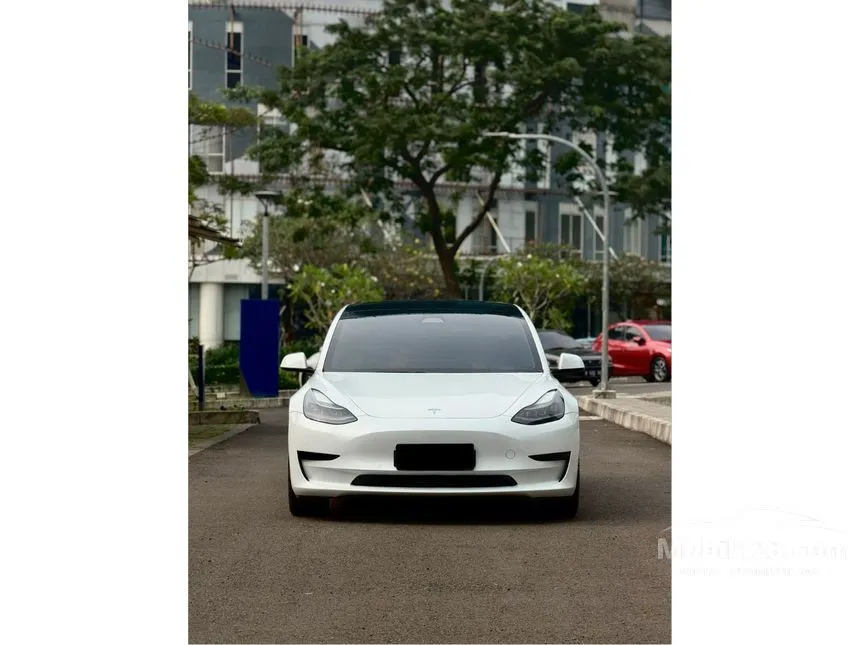 2021 Tesla Model 3 Standard Range Sedan