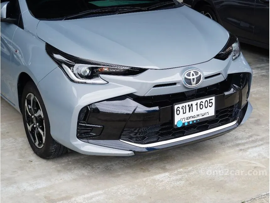 2025 Toyota YARIS Sport Hatchback